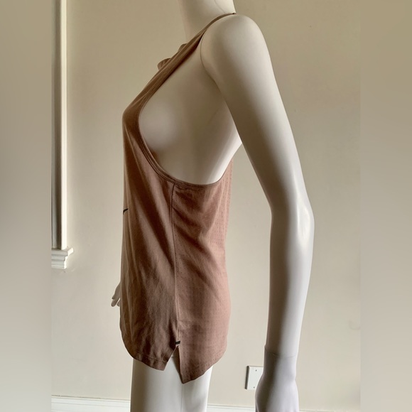Nike Workout Tank in Rose - Picture 2 of 4